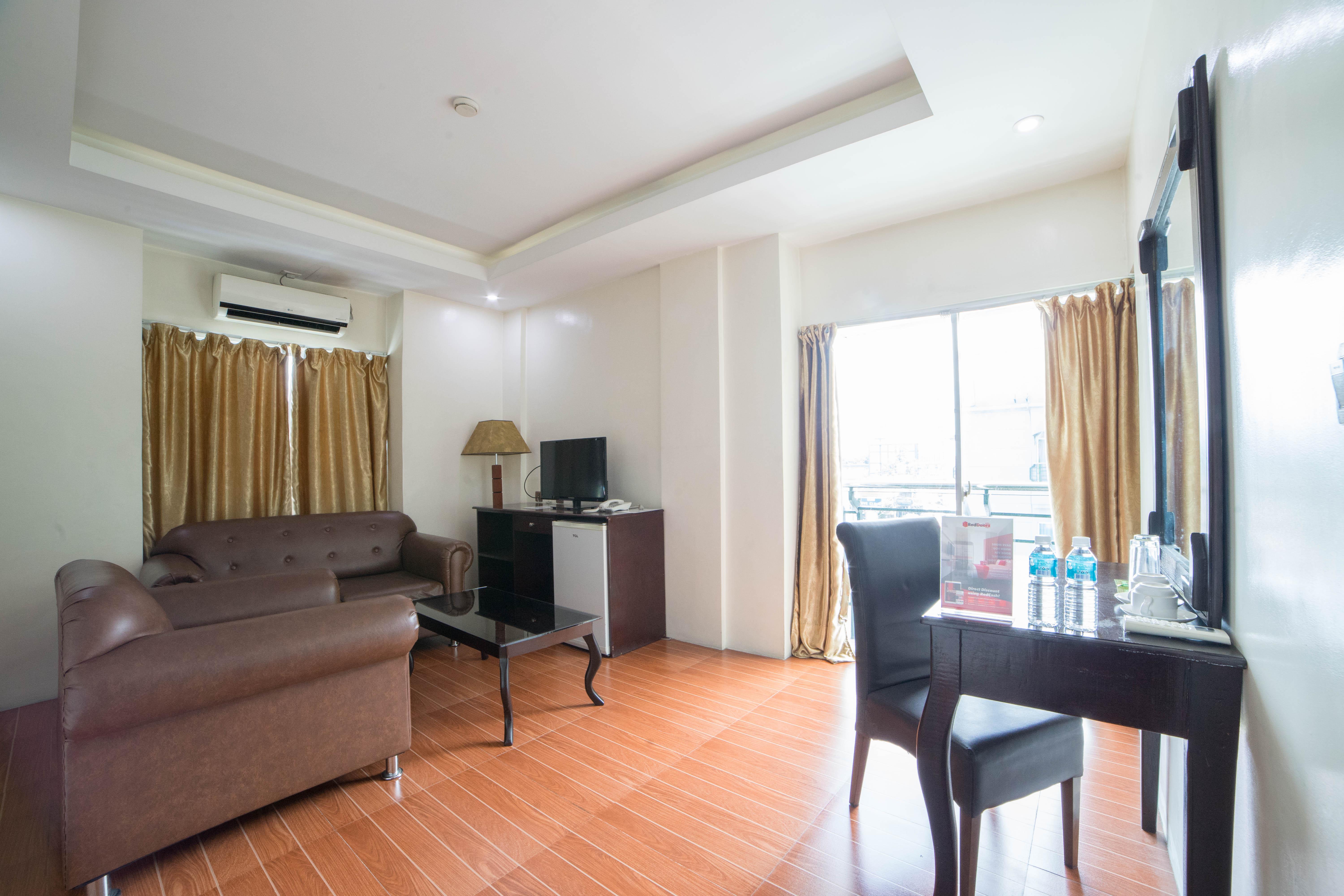 Reddoorz Plus @ Balibago Angeles City Exterior foto