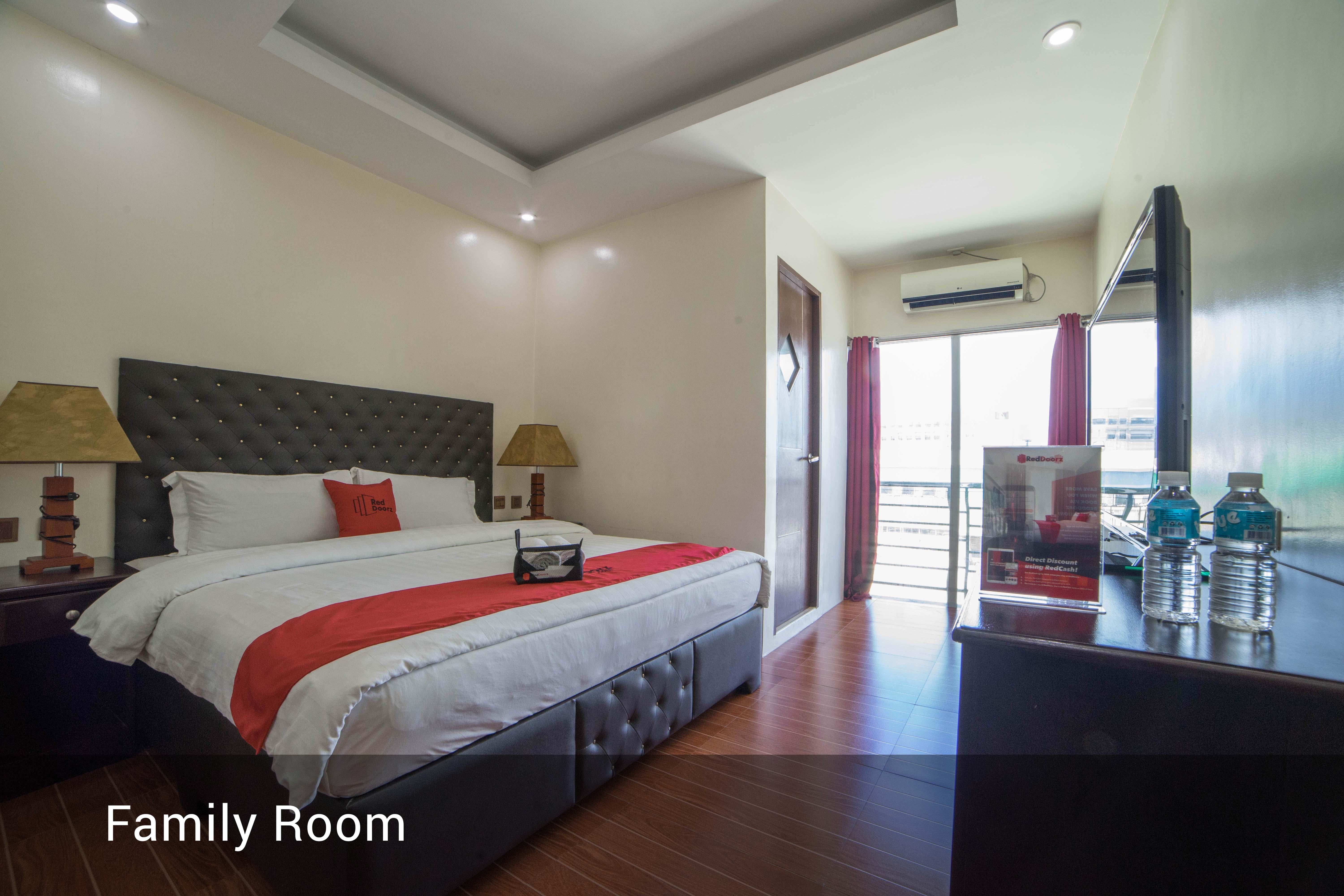 Reddoorz Plus @ Balibago Angeles City Exterior foto